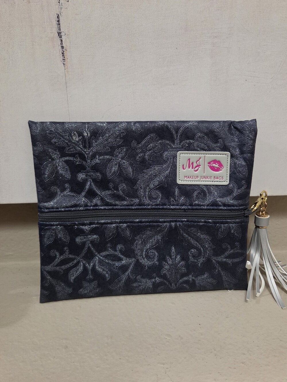 Makeup Junkie Small Navy Embossed Middle Zip Cosmetic Pouch Preloved